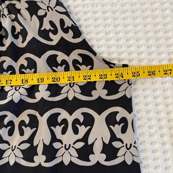 LOFT Charcoal and Cream Patterned Sleeveless Top - Picture 7 of 8